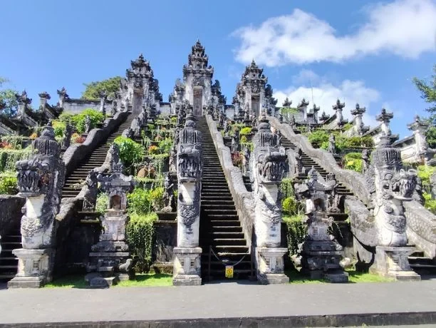Lempuyang & East Bali Tour