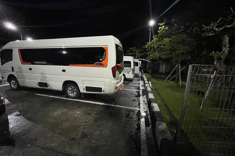 Airport Pick Up Bali with Mini Van