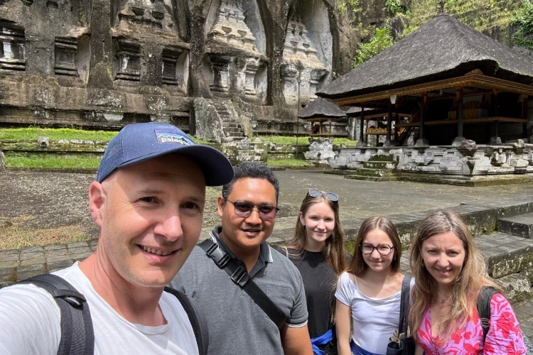 Bali Tours with Multilingual Guides