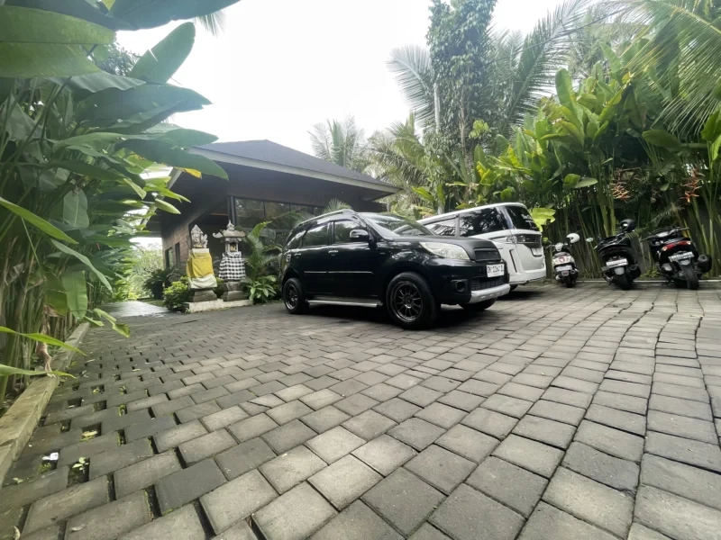 The Clifton Villa Ubud Parking Area